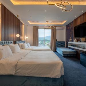 Deluxe Family Suite