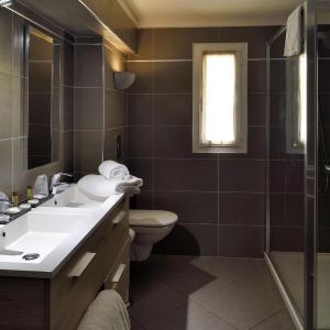 Prestige Queen Suite with Sofa Bed - Non-Smoking