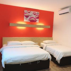 Superior Triple Room ( with Window) 