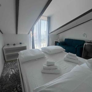 Double Room with Balcony and Sea View - Attic