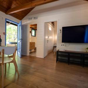 Chalet (2 Adults + 2 Children)