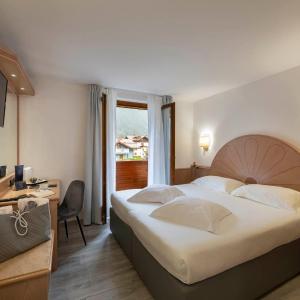 Deluxe Double or Twin Room with Balcony