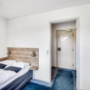 Small Double Room (55 in bed)