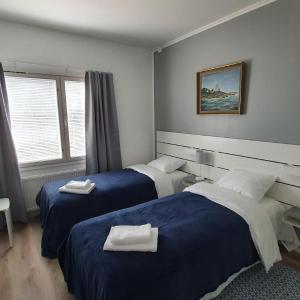 Twin Room with Bathroom