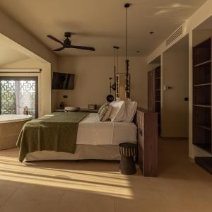 Suite with Spa Bath