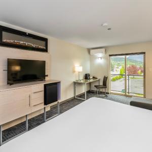 King Room with Balcony