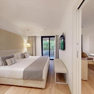  Signature Level Junior Suite