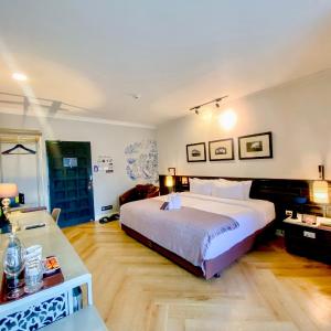 Deluxe Single Room
