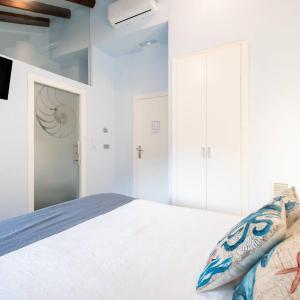 Queen Room - Disability Access