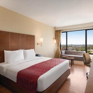Premium King Room with City View:Enjoy Happy Hours with 1+1 offer on Alcoholic Beverages | 10% off on Food & Beverage services | Guaranteed Early check-in & Late check-out by 3hrs  