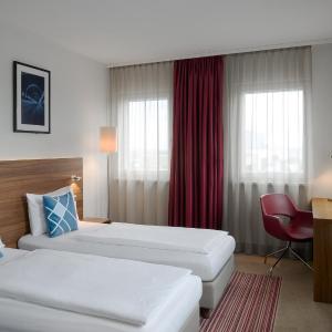 Quiet Standard Twin Room with City View