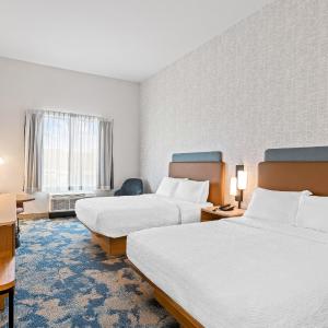 Queen Room with Two Queen Beds - Hearing Access