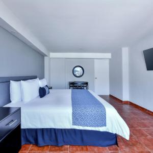 King Room with Mountain View