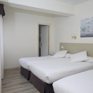 Twin Room with Extra Bed