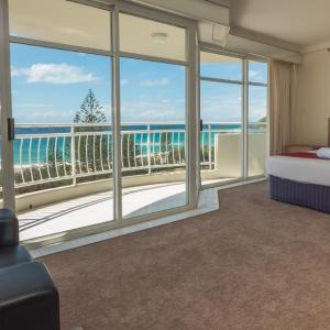 One-Bedroom Apartment with Ocean View