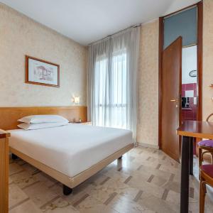 Single Room with Kitchenette