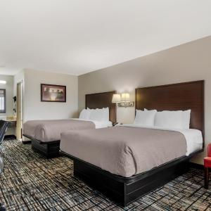Standard Queen Room with Two Queen Beds - Non Smoking 