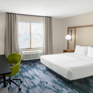 King Room with Roll-In Shower and Transfer Shower - Mobility Access/Hearing Accessible