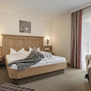 Deluxe Double Room (2 Adults + 1 Child)