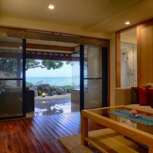 Presidential Suite with Sea View (Sengai)