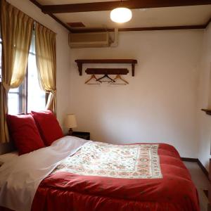 Suite with Shared Bathroom - Non-Smoking