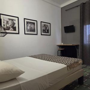 Standard Double Room with Shared Bathroom