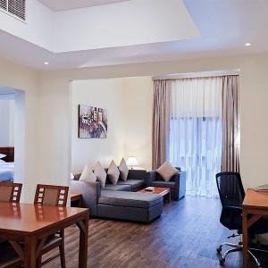 One-Bedroom Twin Suite - Non-Smoking