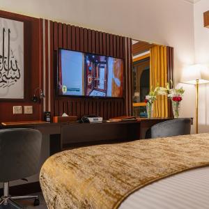 Deluxe King Room City View