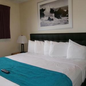 One Bedroom Family Suite with Full Kitchen 