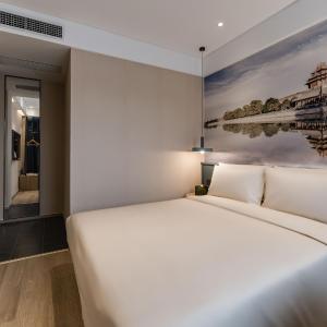 Light Double Room