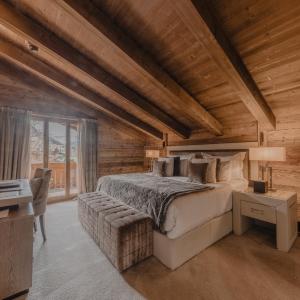 Apartment with Mountain View