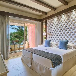 Superior Family Room with Garden View 