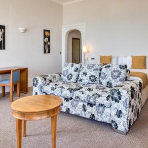 King Room with Shared Balcony