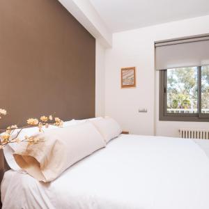  One-Bedroom Apartment with Front Sea View