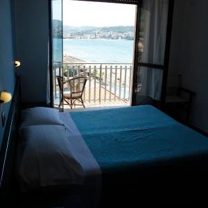 Double Room with Balcony and Sea View