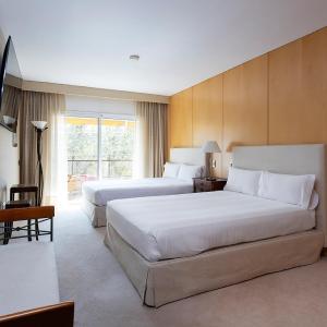 Suite with Hot Tub