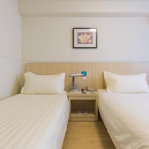 Standard Twin Room C