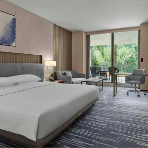 Executive Mountain King Room with Club Lounge Access