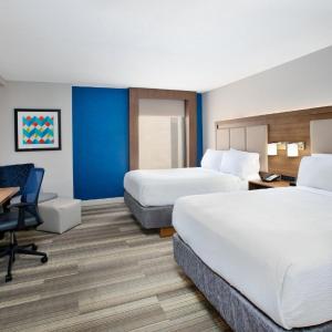 One-Bedroom Suite with Two Double Beds