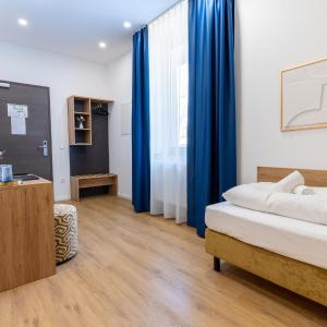 Queen Room with Two Queen Beds - Disability Access