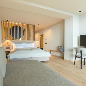 Deluxe Double Room with Shower