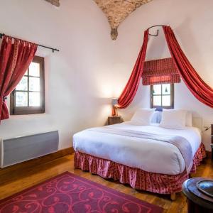 Junior Suite ( 1st or 2nd floor of the Castle )