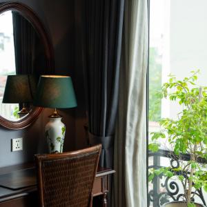 Executive External Window - City View