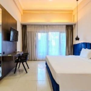 Two-Bedroom Pool View - Interconnecting Room
