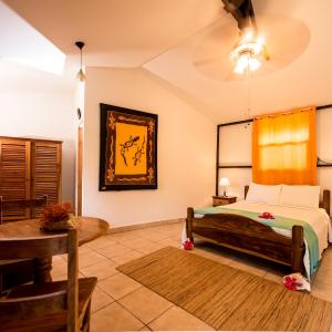 Lodge Garden Queen Room