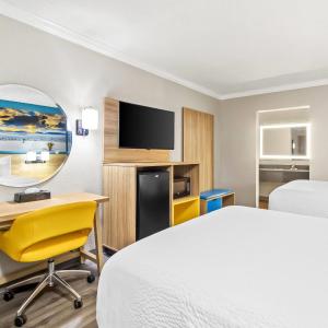 Double Room with Two Double Beds - Non-Smoking