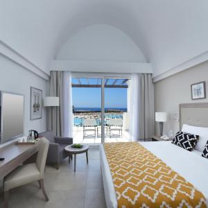 Superior Queen or Twin Beds with Sea View