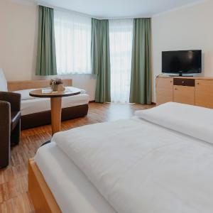 Triple Room with Balcony