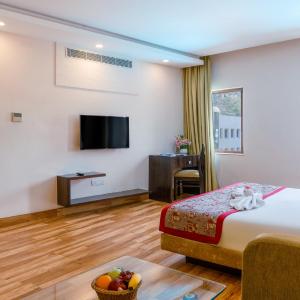 Double Room with Pool View