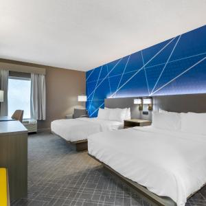 Queen Room with Two Queen Beds - Accessible/Non-Smoking 